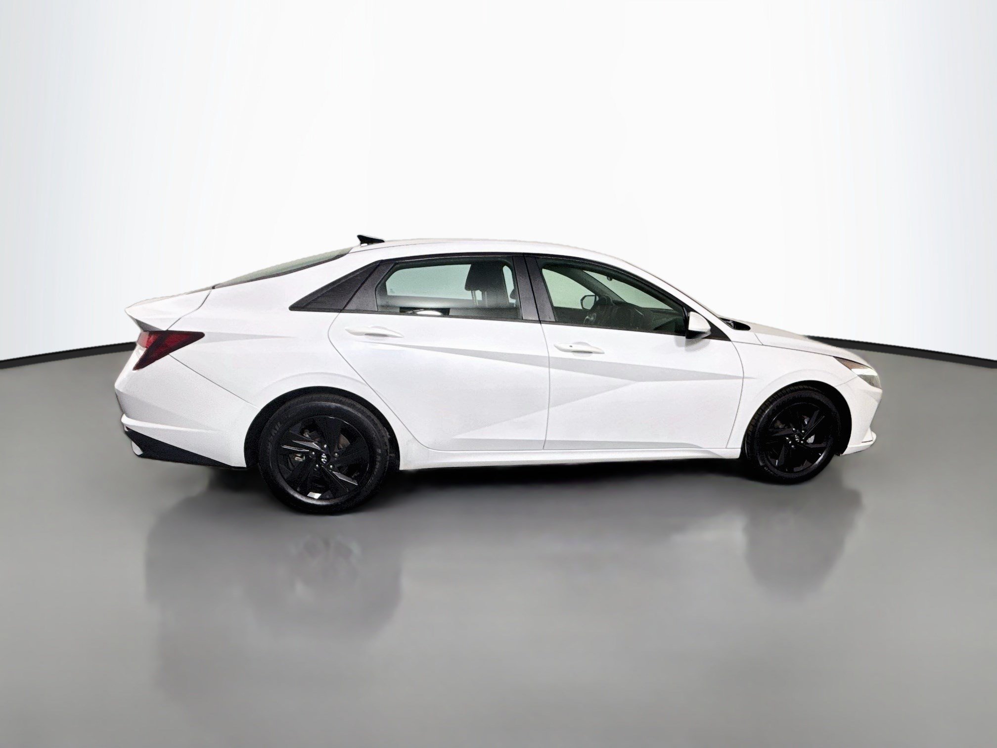 Used 2021 Hyundai Elantra SEL FWD image 11