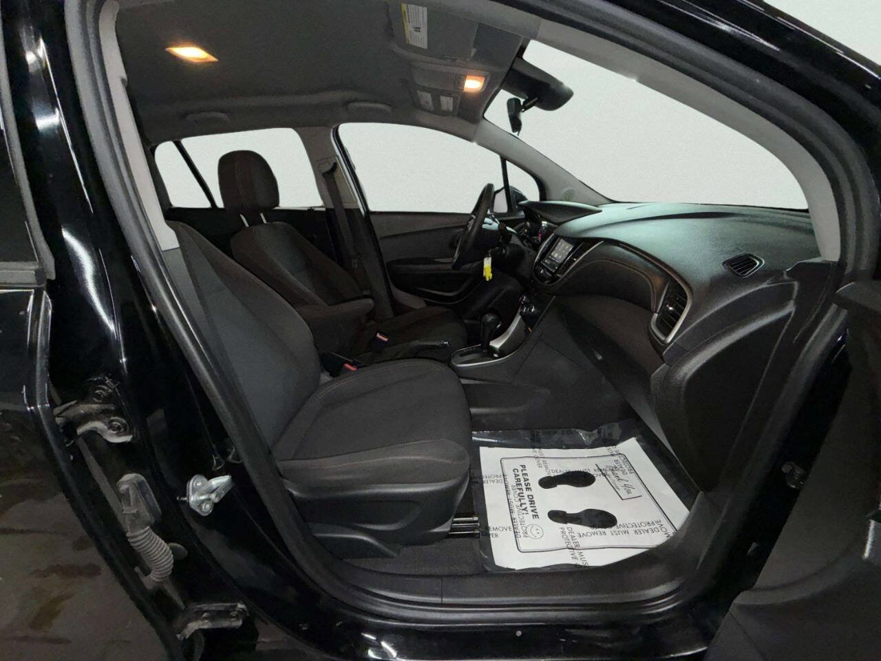 Used 2018 Chevrolet Trax LS image 24