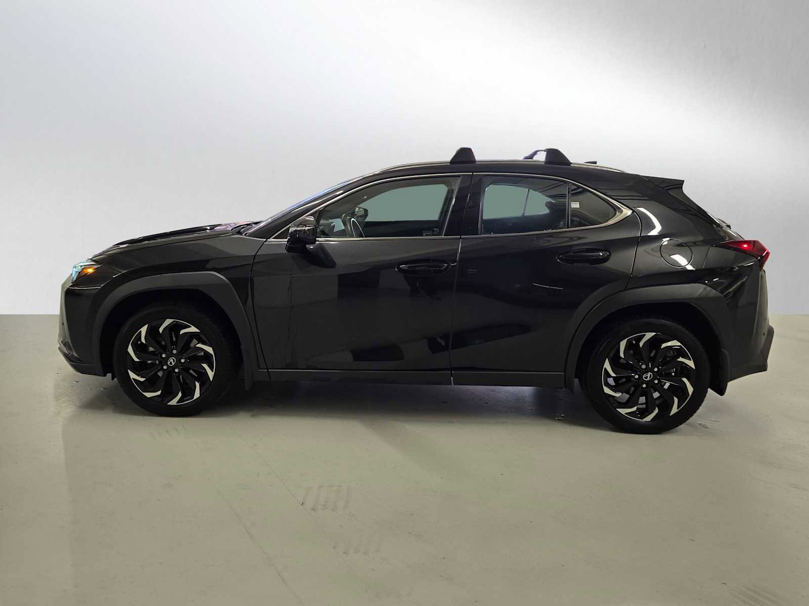 Used 2023 Lexus UX 250h FWD w/ Accessory Package (Z2) image 2