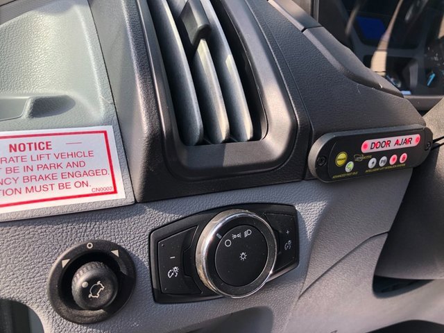 Used 2017 Ford Transit 350 XL image 9