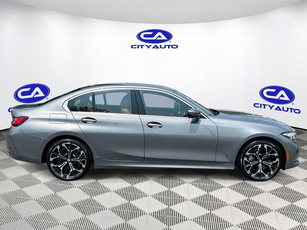 Used 2025 BMW 330i Sedan w/ Premium Package RWD image 2