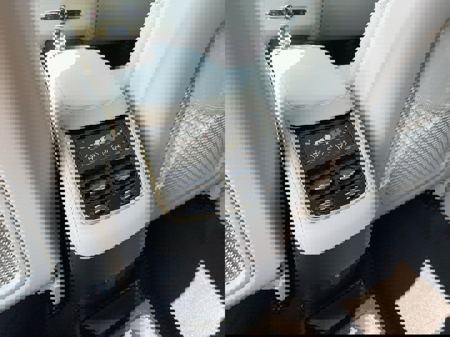 Used 2026 Volvo XC90 B6 Ultra image 19