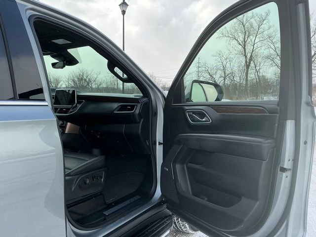 Used 2024 Chevrolet Tahoe High Country w/ Advanced Technology Package image 18