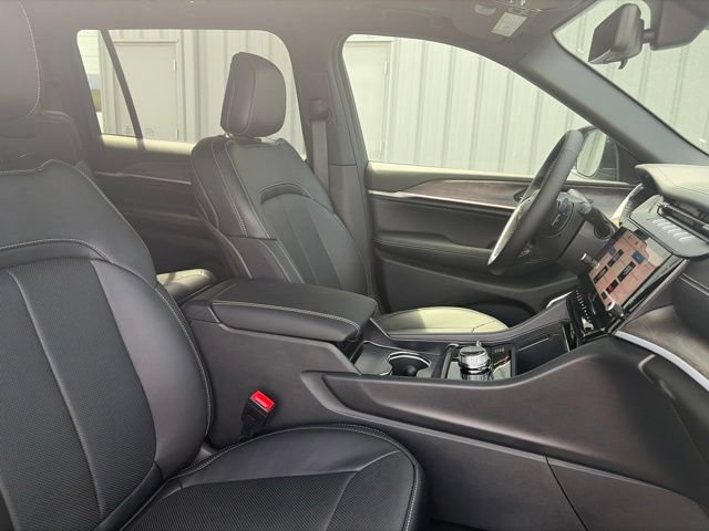 New 2026 Jeep Grand Cherokee L Limited AWD/4WD image 18