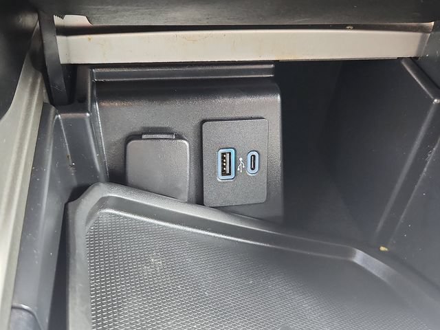Used 2021 Ford Explorer XLT AWD/4WD image 19