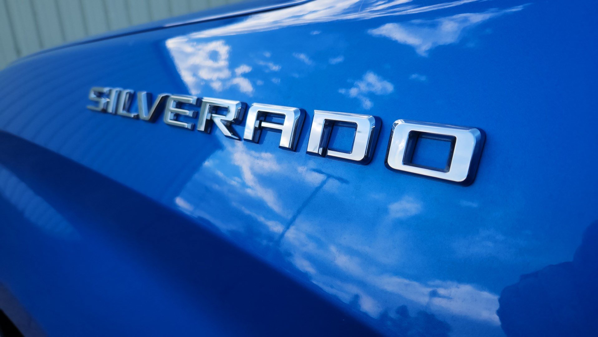 Used 2025 Chevrolet Silverado 1500 LT AWD/4WD image 16