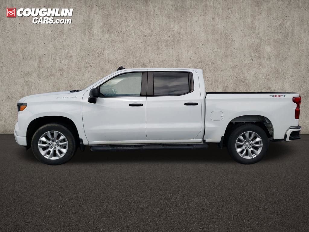 Used 2022 Chevrolet Silverado 1500 Custom image 2