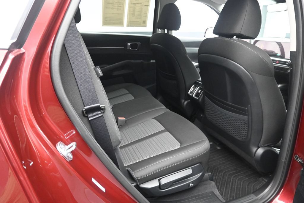 Used 2025 Kia Sorento LX FWD image 25