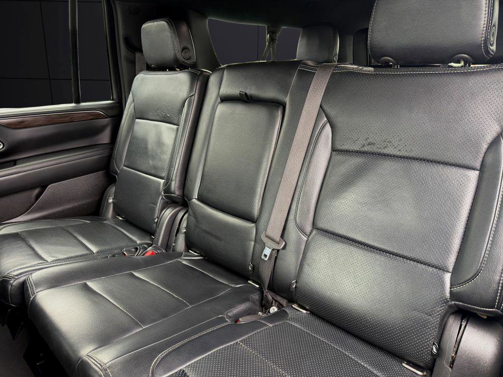 Used 2023 Chevrolet Suburban LT image 20