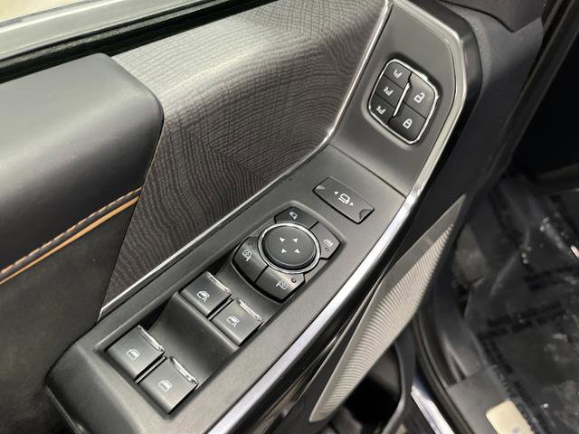 Used 2024 Ford F350 Platinum image 31