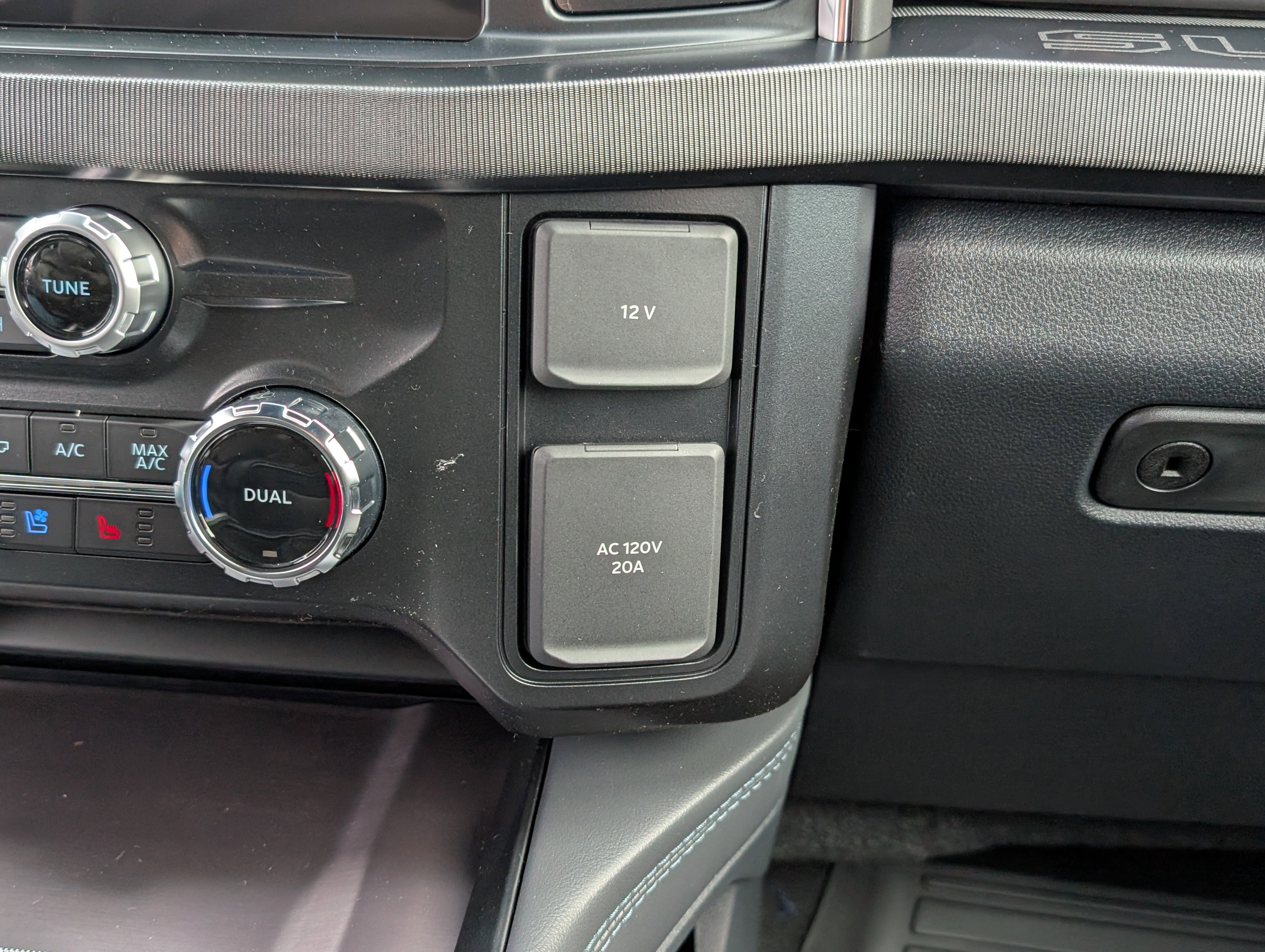 New 2026 Ford F350 Platinum image 30