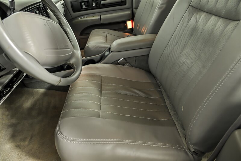Used 1995 Chevrolet Impala SS RWD image 16