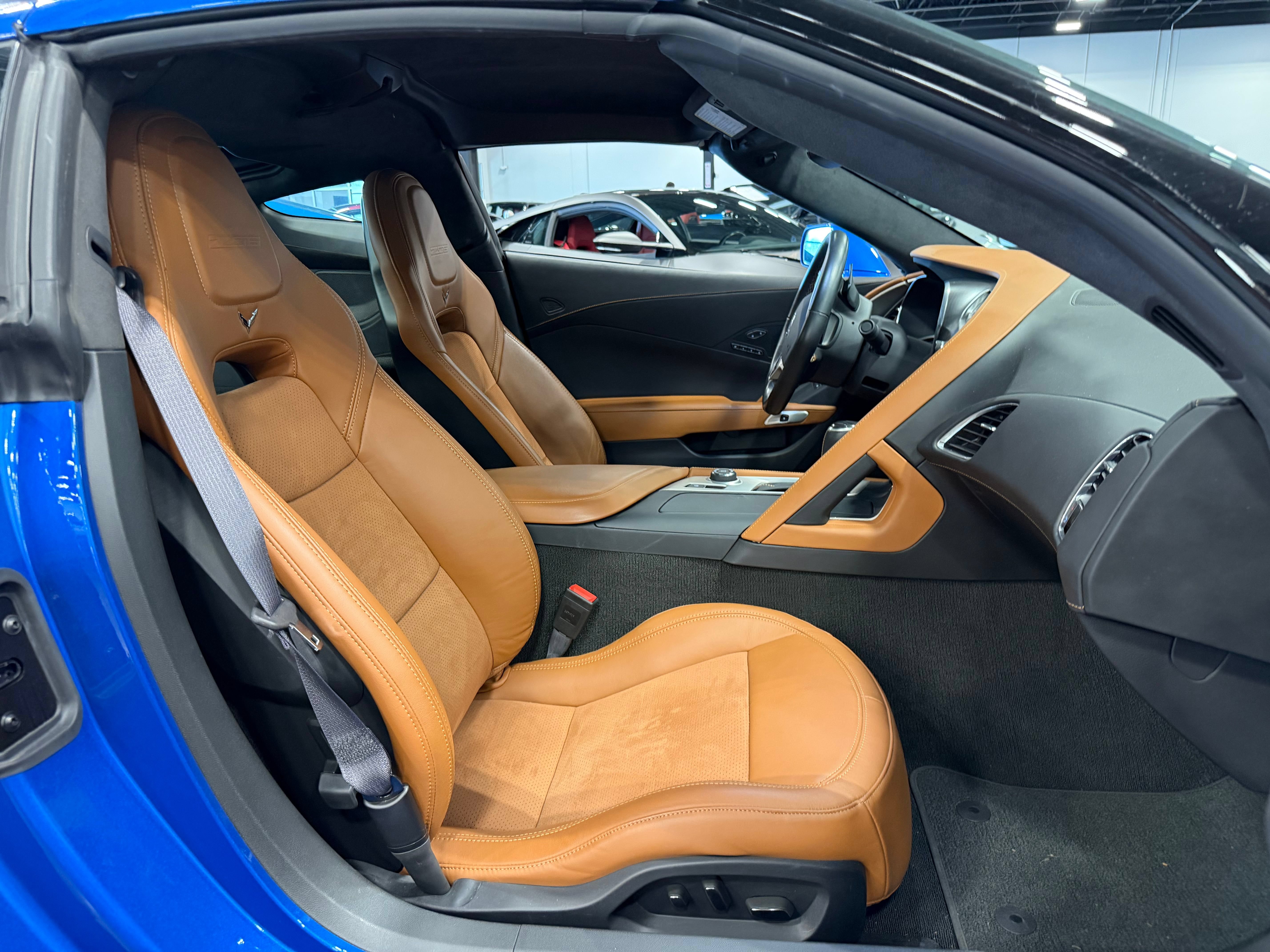 Used 2015 Chevrolet Corvette Z06 w/ 3LZ Preferred Equipment Group RWD image 11