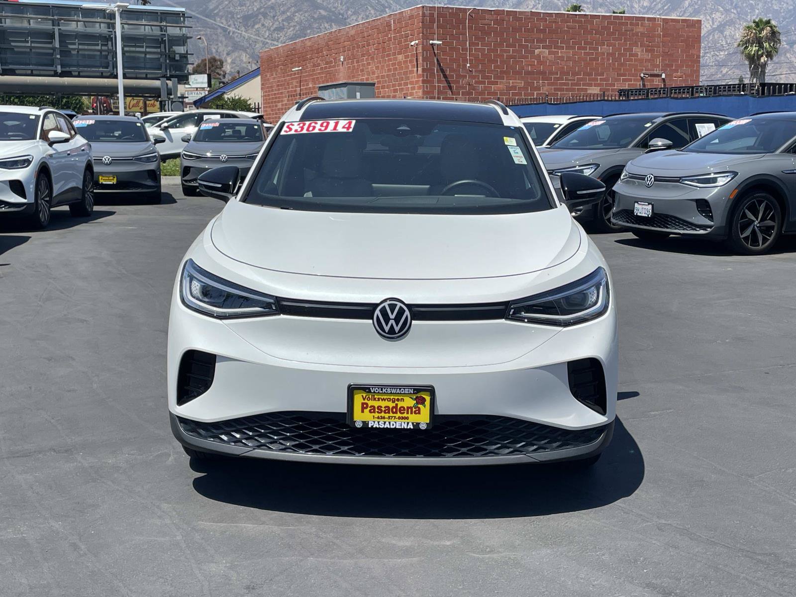 Certified 2025 Volkswagen ID.4 Pro S w/ ID.4 Black Package RWD image 2