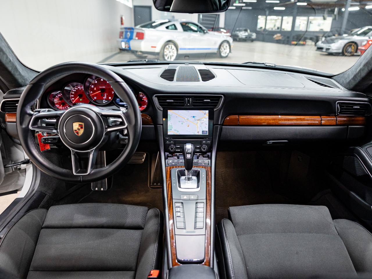 Used 2019 Porsche 911 Carrera 4 AWD/4WD image 10