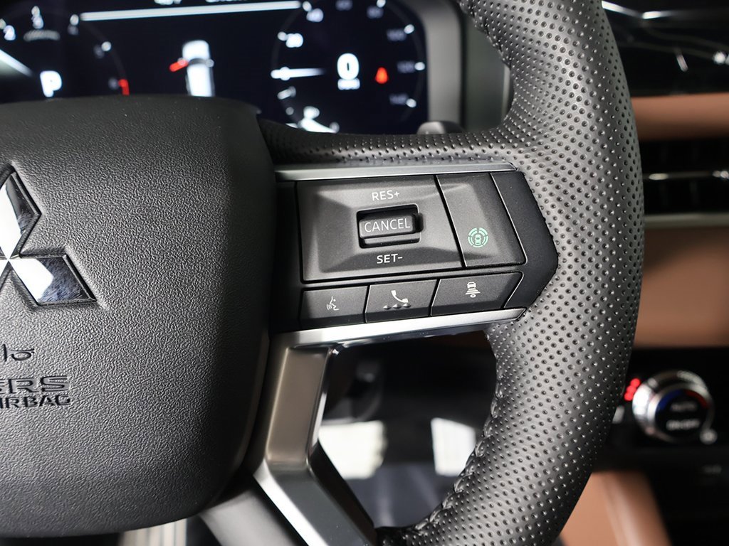 New 2026 Mitsubishi Outlander SEL image 42