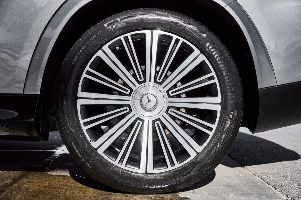 Used 2025 Mercedes-Benz Maybach GLS 600 4MATIC image 21