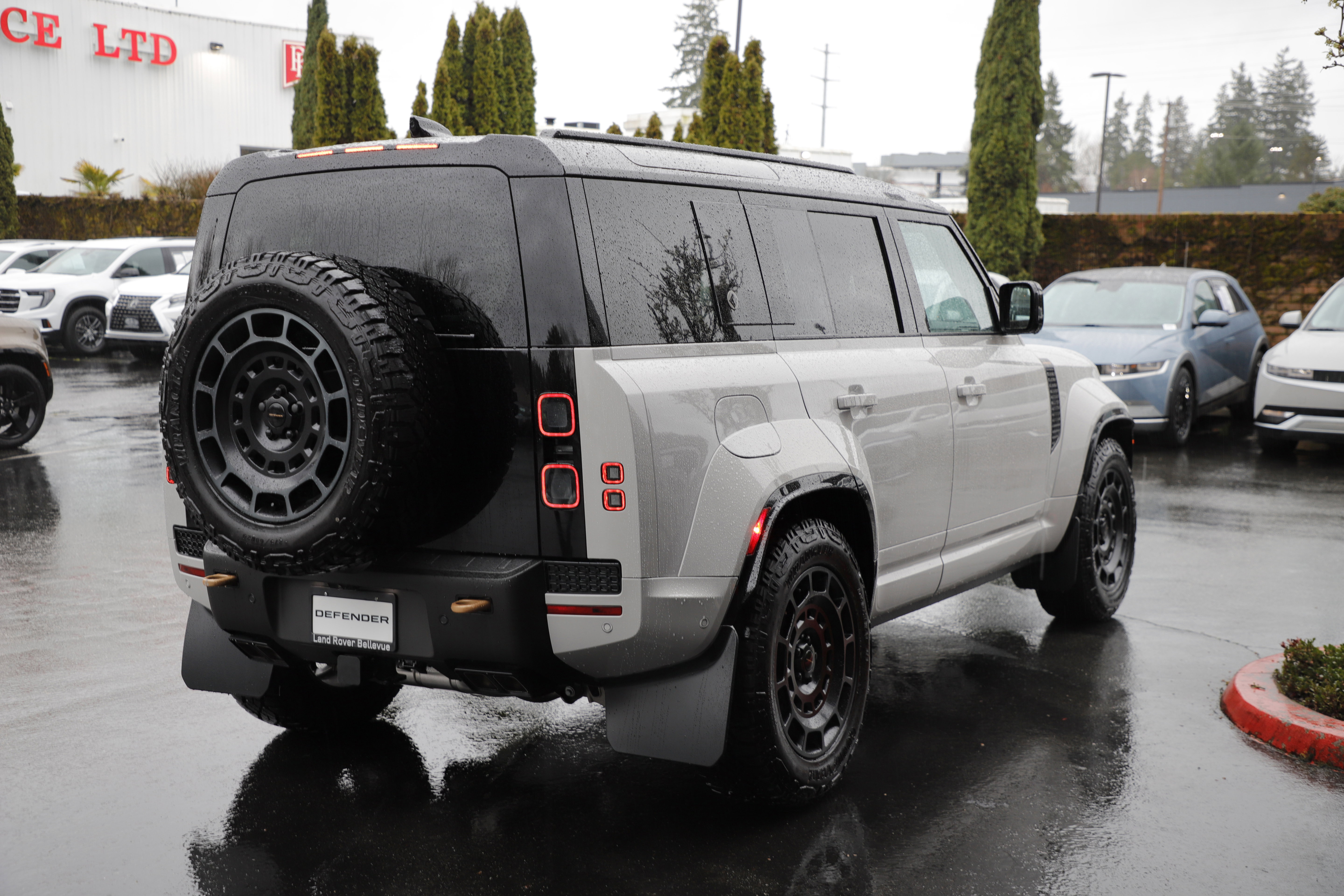 New 2026 Land Rover Defender 110 OCTA AWD/4WD image 10
