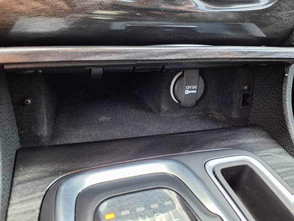 Used 2021 Chrysler 300 Touring L RWD image 10