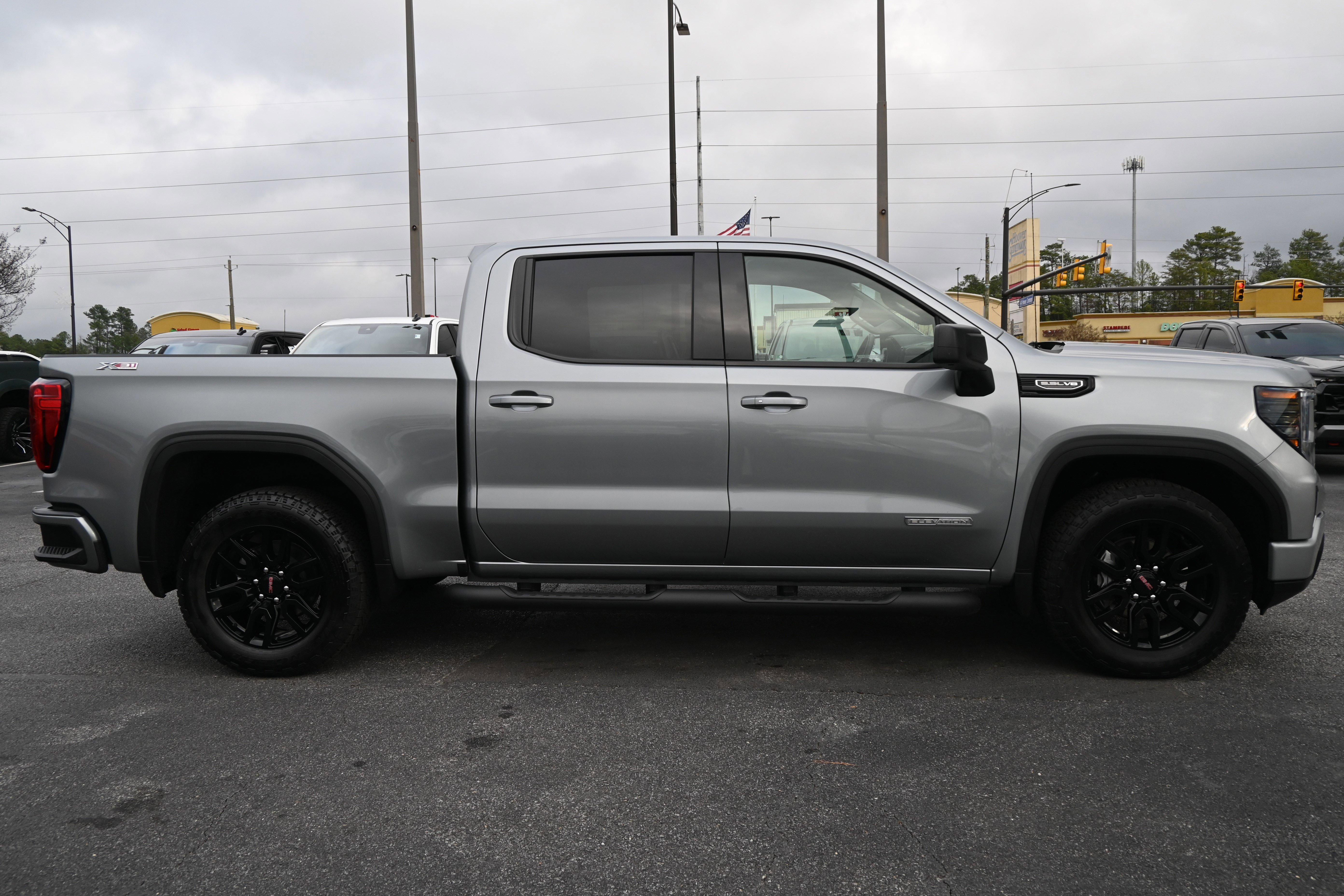Used 2025 GMC Sierra 1500 Elevation image 11