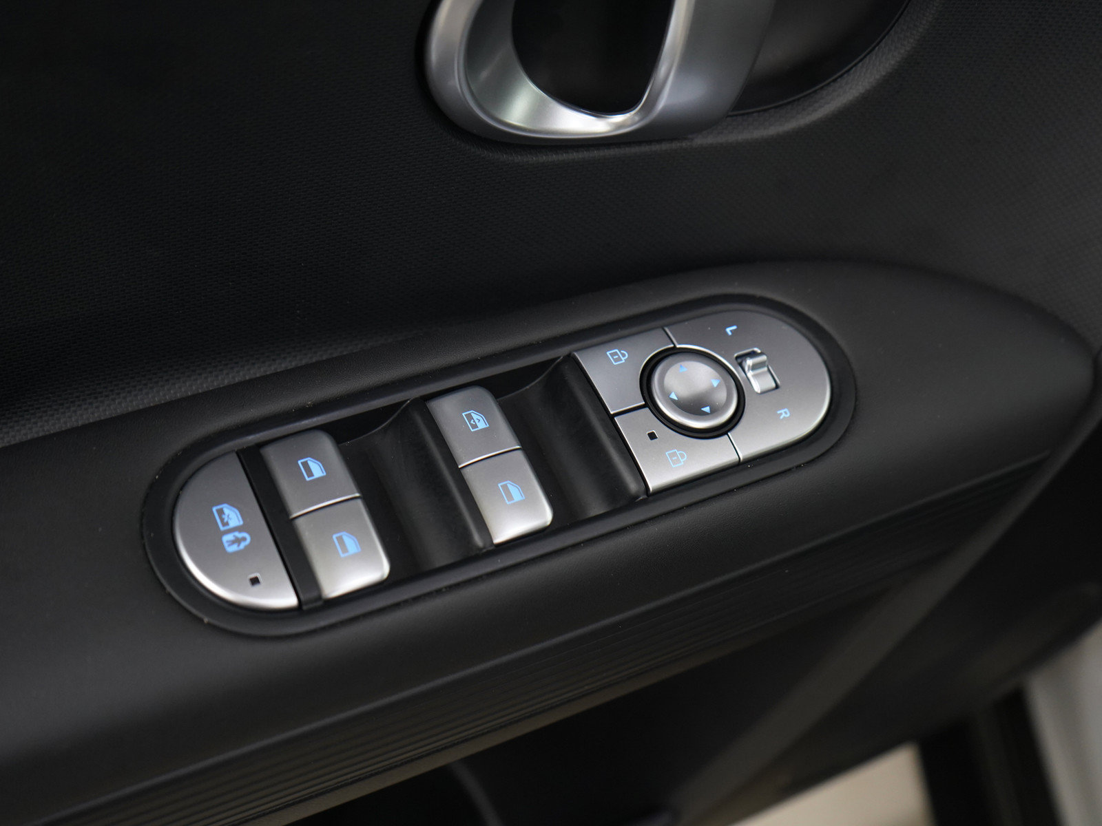 Certified 2024 Hyundai Ioniq 5 SE AWD/4WD image 19