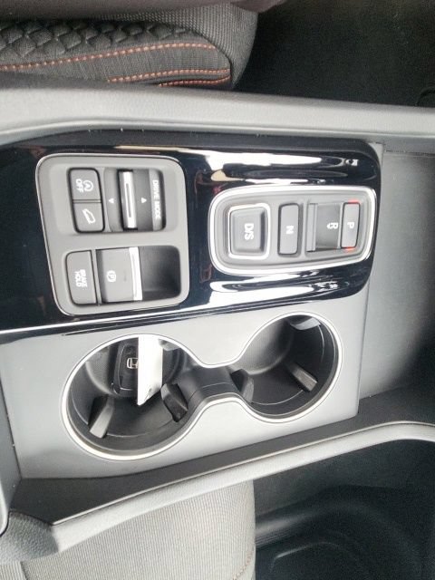 Used 2025 Honda Pilot Sport image 31