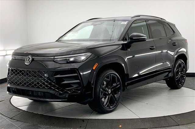 New 2026 Volkswagen Tiguan SE R-Line image 2