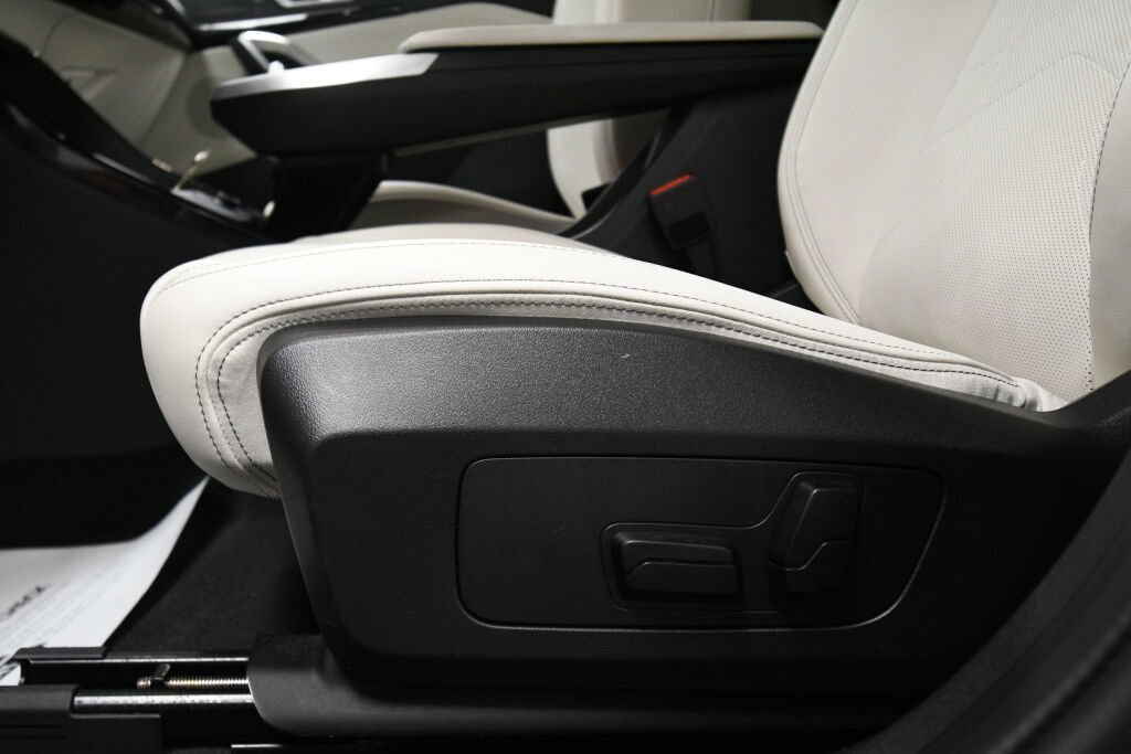 Used 2026 BMW X2 xDrive28i AWD/4WD image 10