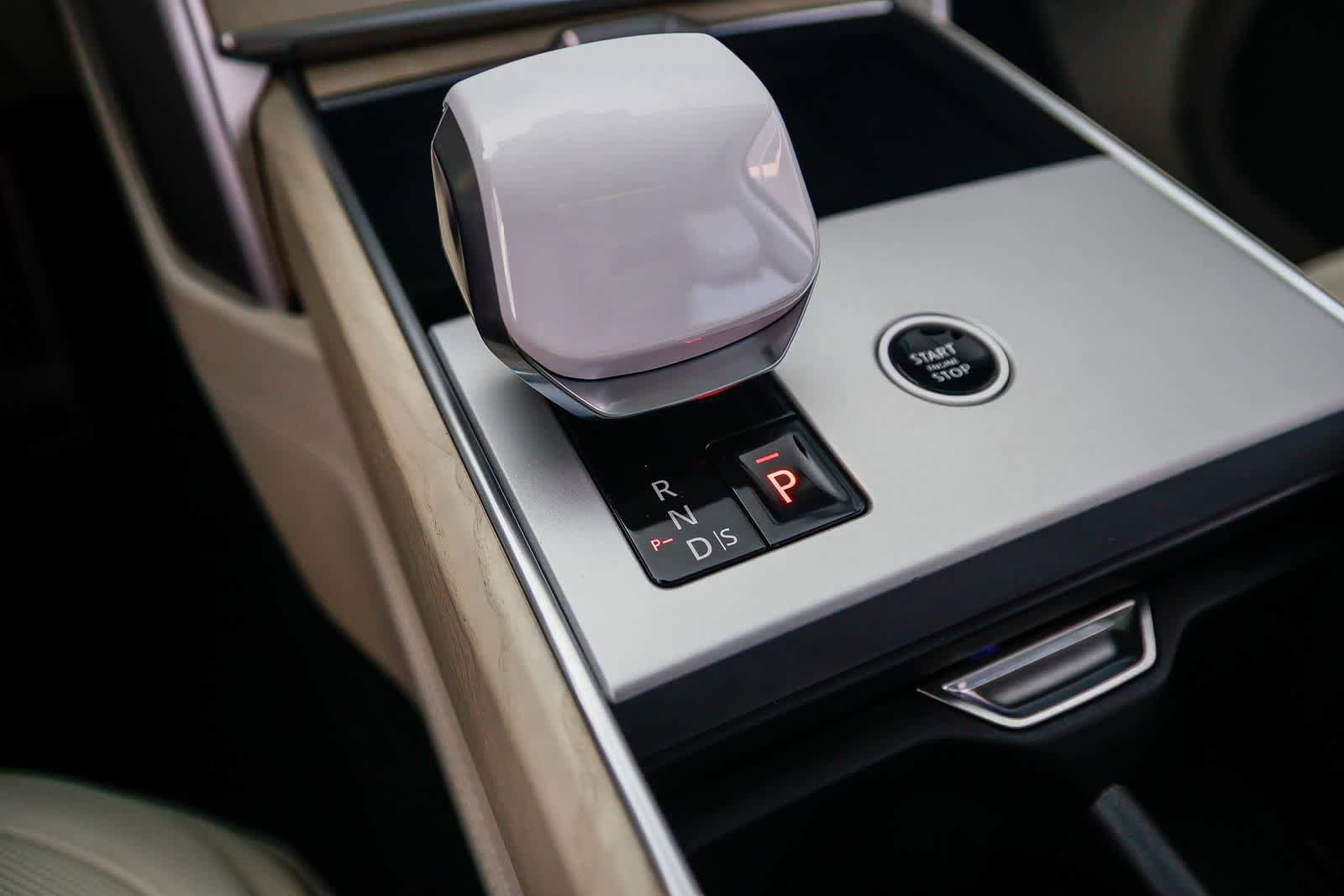 New 2026 Land Rover Range Rover SV AWD/4WD image 25