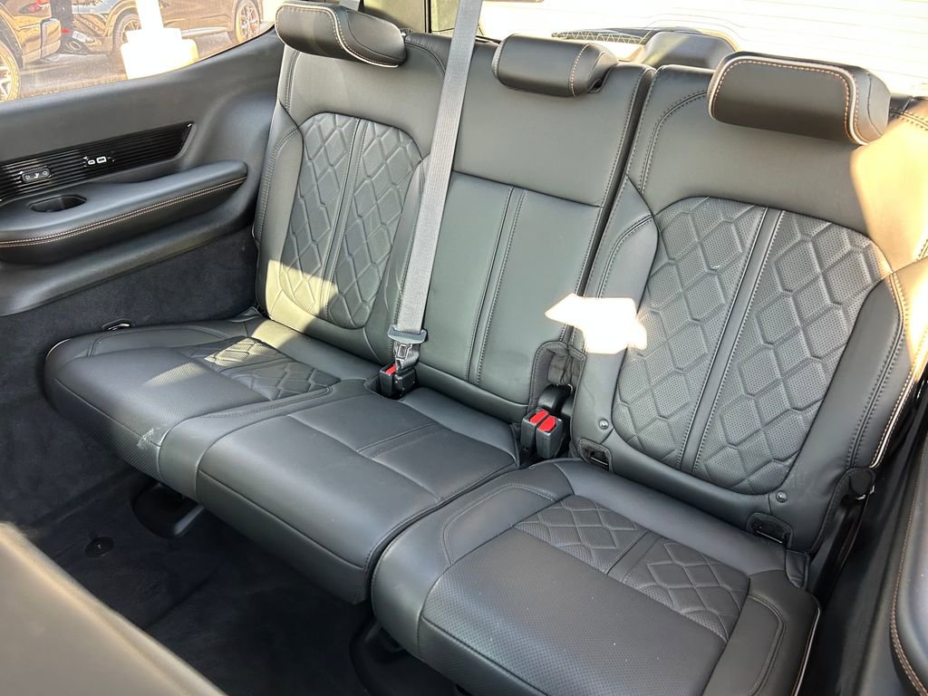 Used 2023 Jeep Grand Wagoneer Series III AWD/4WD image 27