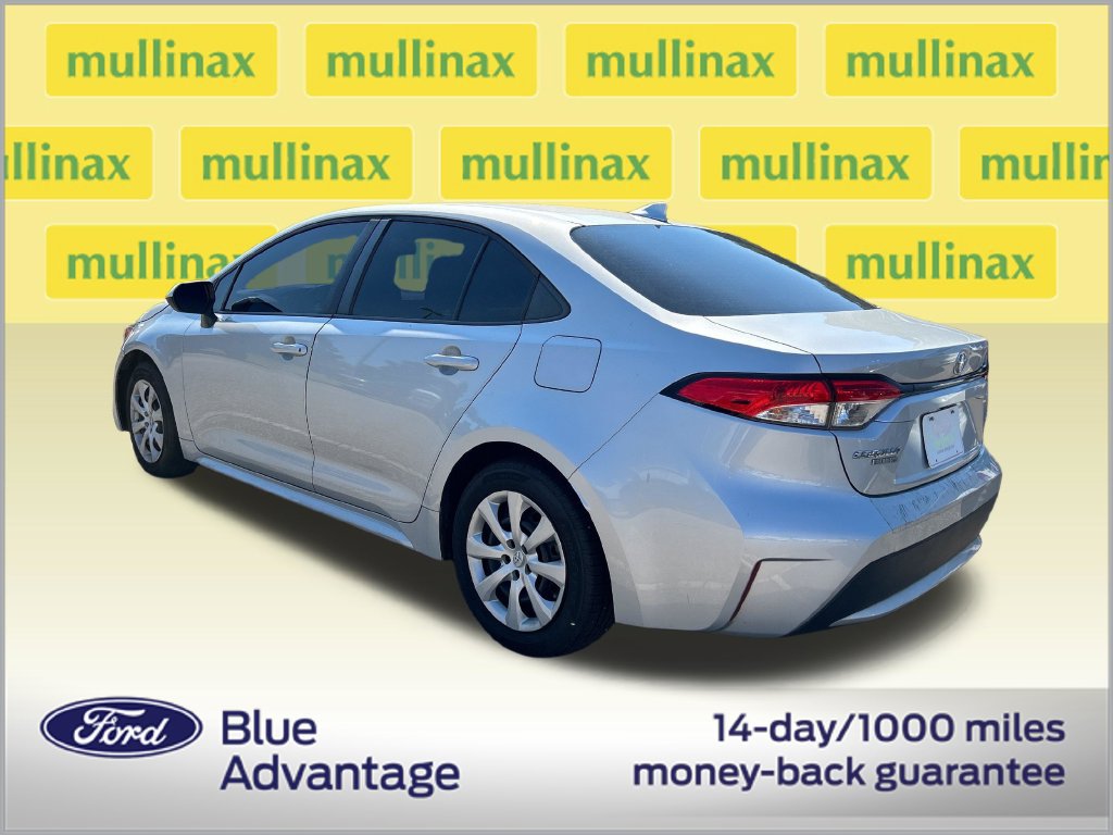 Used 2020 Toyota Corolla LE FWD image 3