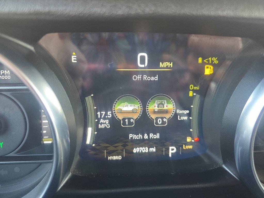 Used 2022 Jeep Wrangler Unlimited Sahara w/ Cold Weather Group image 24