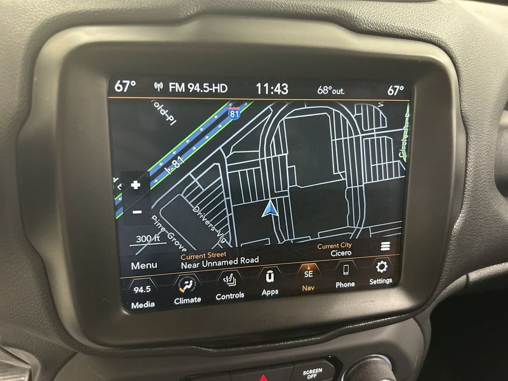 Used 2023 Jeep Renegade Latitude w/ Premium Group AWD/4WD image 16