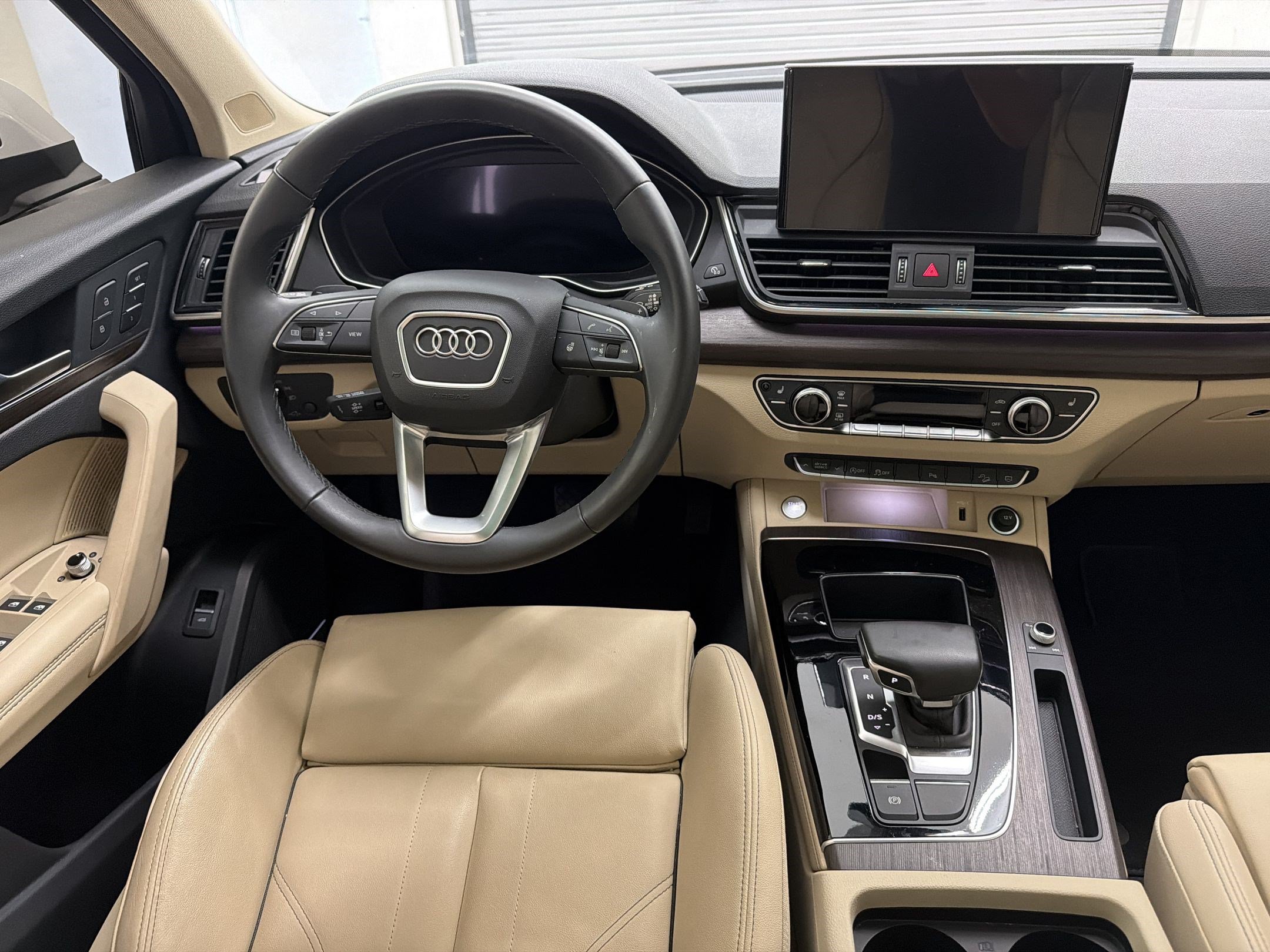 Used 2025 Audi Q5 2.0T Premium Plus w/ Premium Plus Package AWD/4WD image 27