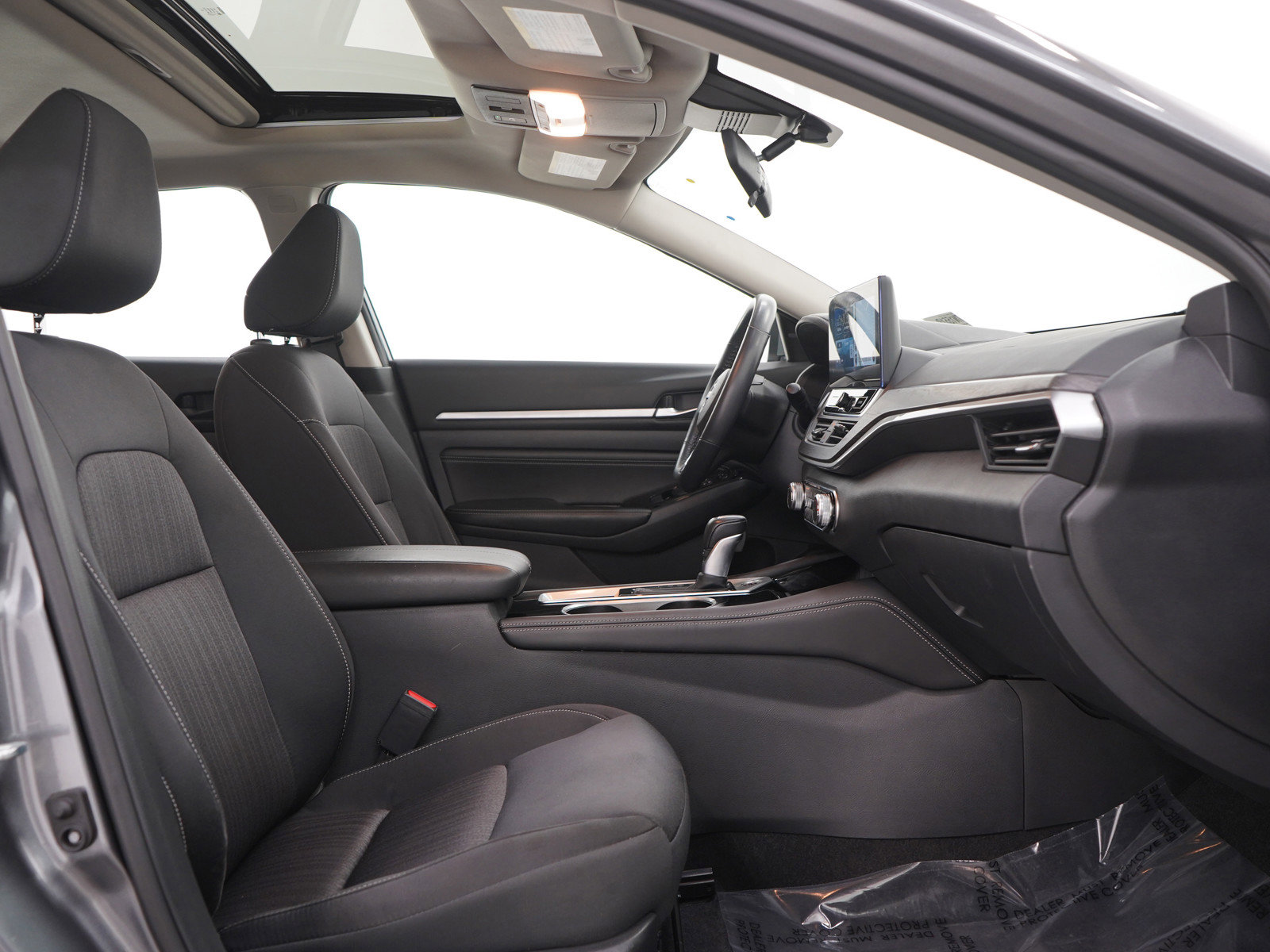 Used 2023 Nissan Altima 2.5 SV w/ SV Premium Package image 10