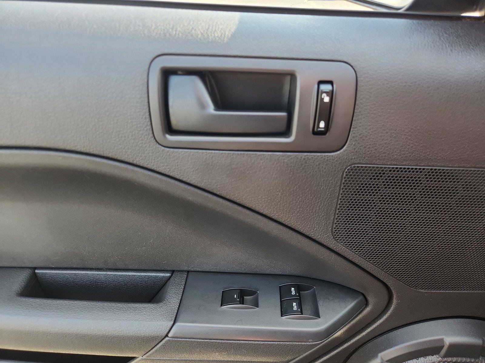 Used 2006 Ford Mustang GT Premium image 17