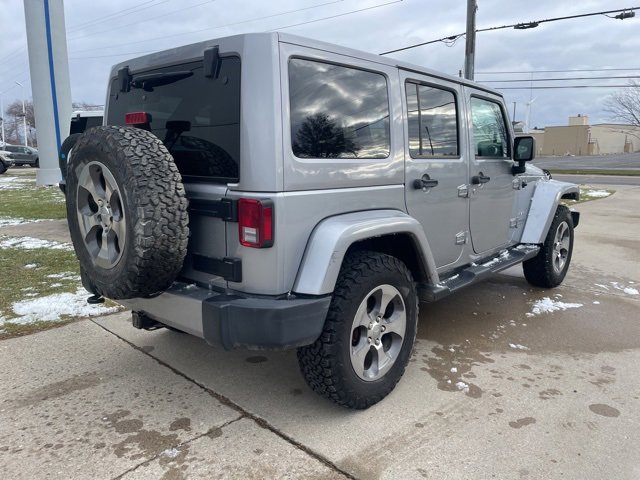 Used 2018 Jeep Wrangler Unlimited Sahara w/ Dual Top Group image 10
