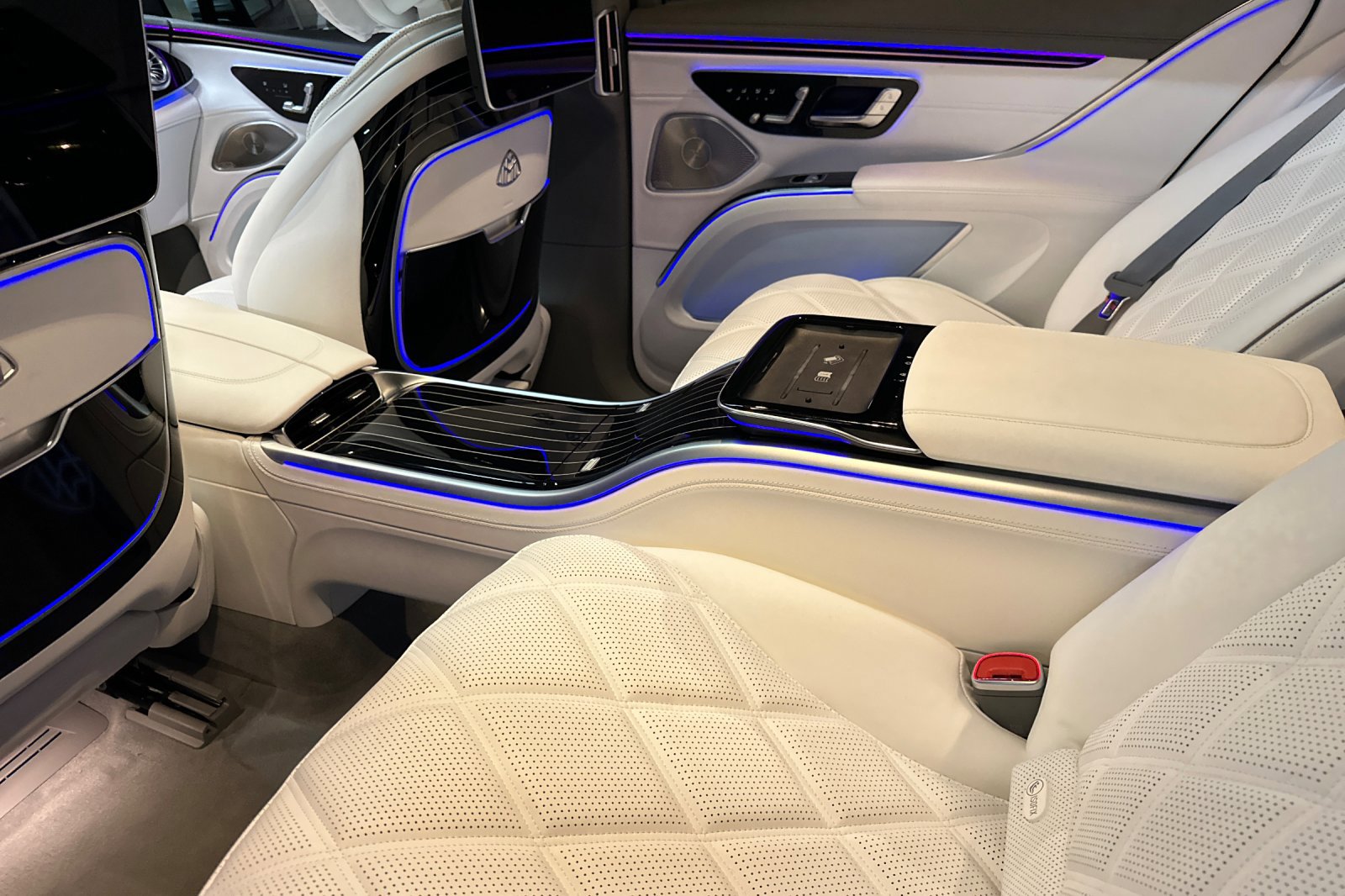 New 2025 Mercedes-Benz Maybach EQS 680 4MATIC image 21