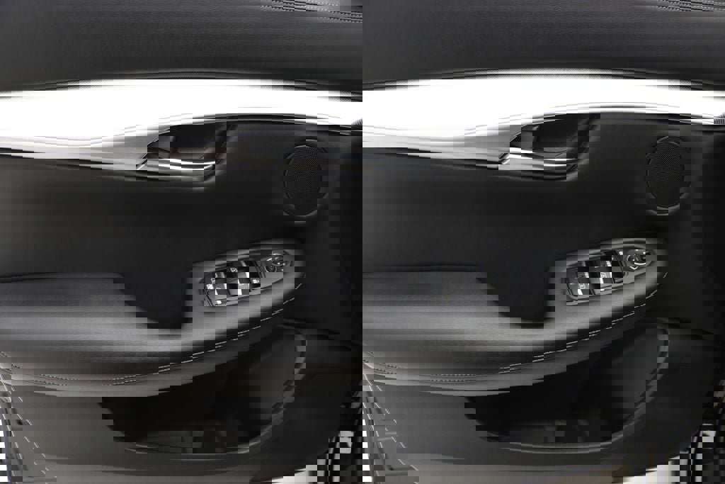 Used 2021 INFINITI QX50 Luxe w/ Appearance Package image 15