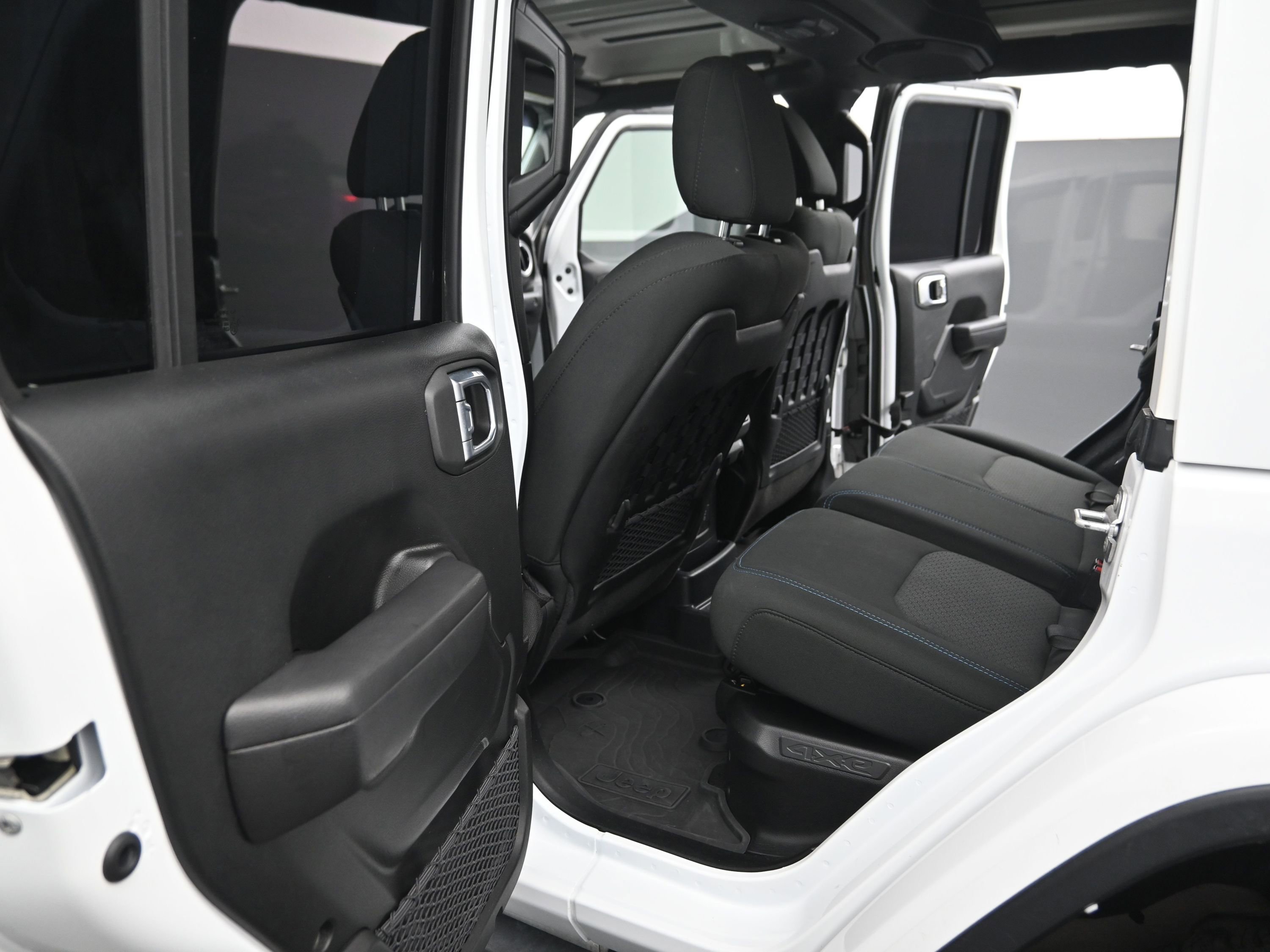 Used 2023 Jeep Wrangler Unlimited Rubicon 4xe w/ Cold Weather Group image 15