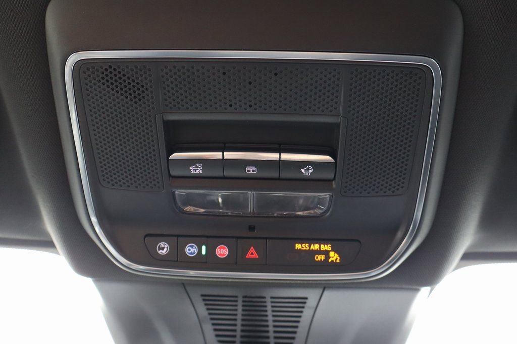 New 2025 Chevrolet Blazer EV RS image 21