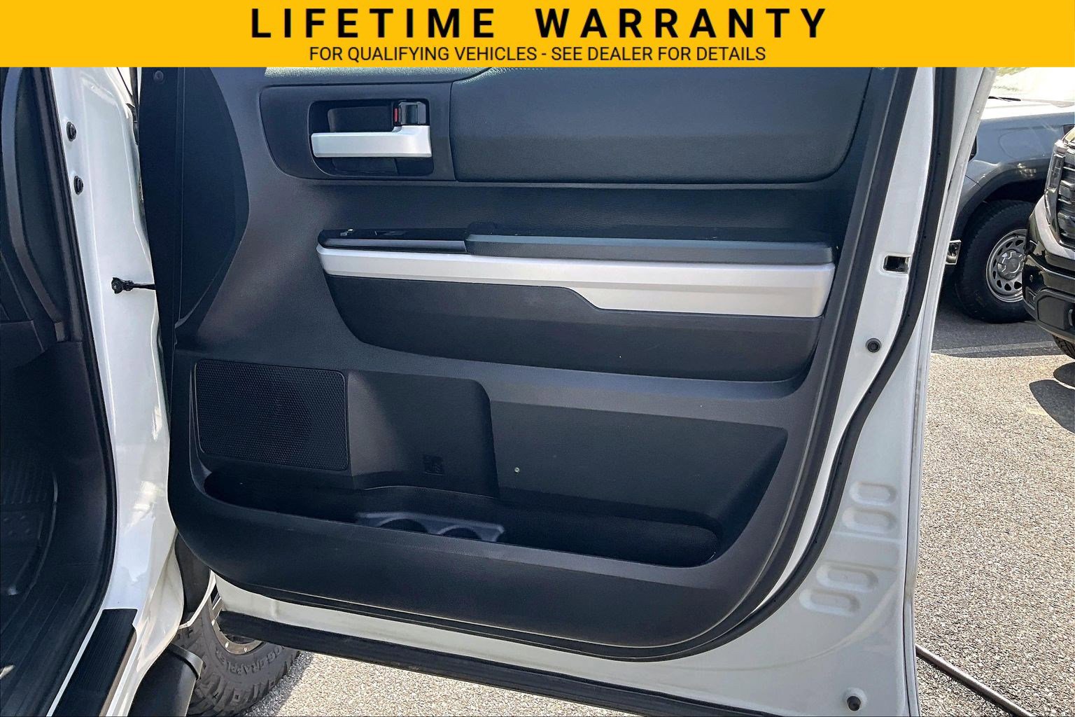 Used 2020 Toyota Tundra SR5 w/ SR5 Convenience Package AWD/4WD image 20