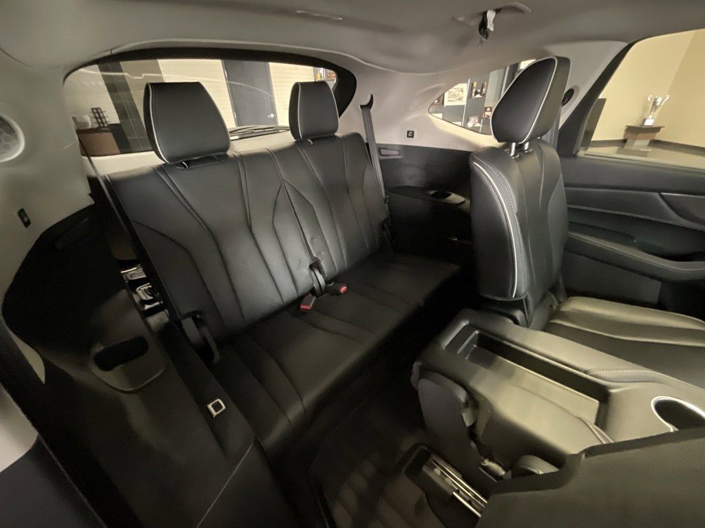 Certified 2023 Acura MDX SH-AWD w/ Advance Package image 24