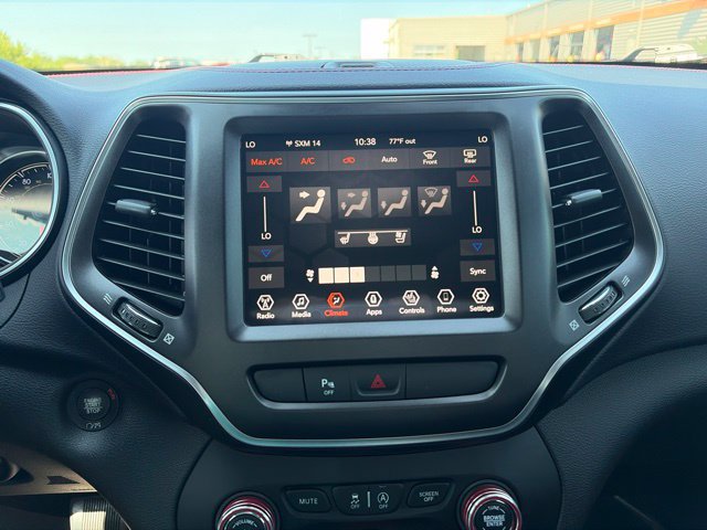 Used 2019 Jeep Cherokee Trailhawk AWD/4WD image 20