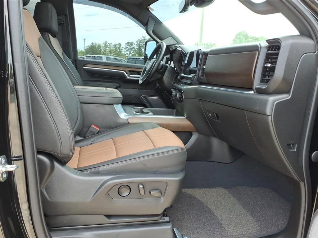 Used 2024 Chevrolet Silverado 3500 High Country w/ High Country Premium Package AWD/4WD image 12