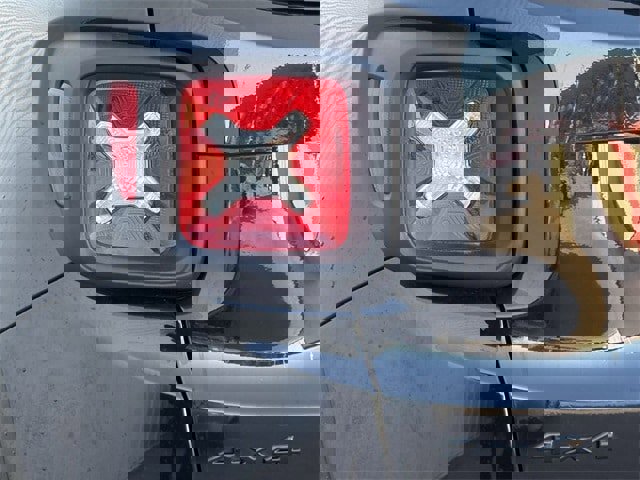 Used 2023 Jeep Renegade Latitude image 6