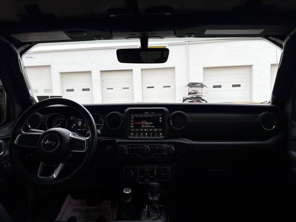 Used 2022 Jeep Wrangler Unlimited Sahara AWD/4WD image 19
