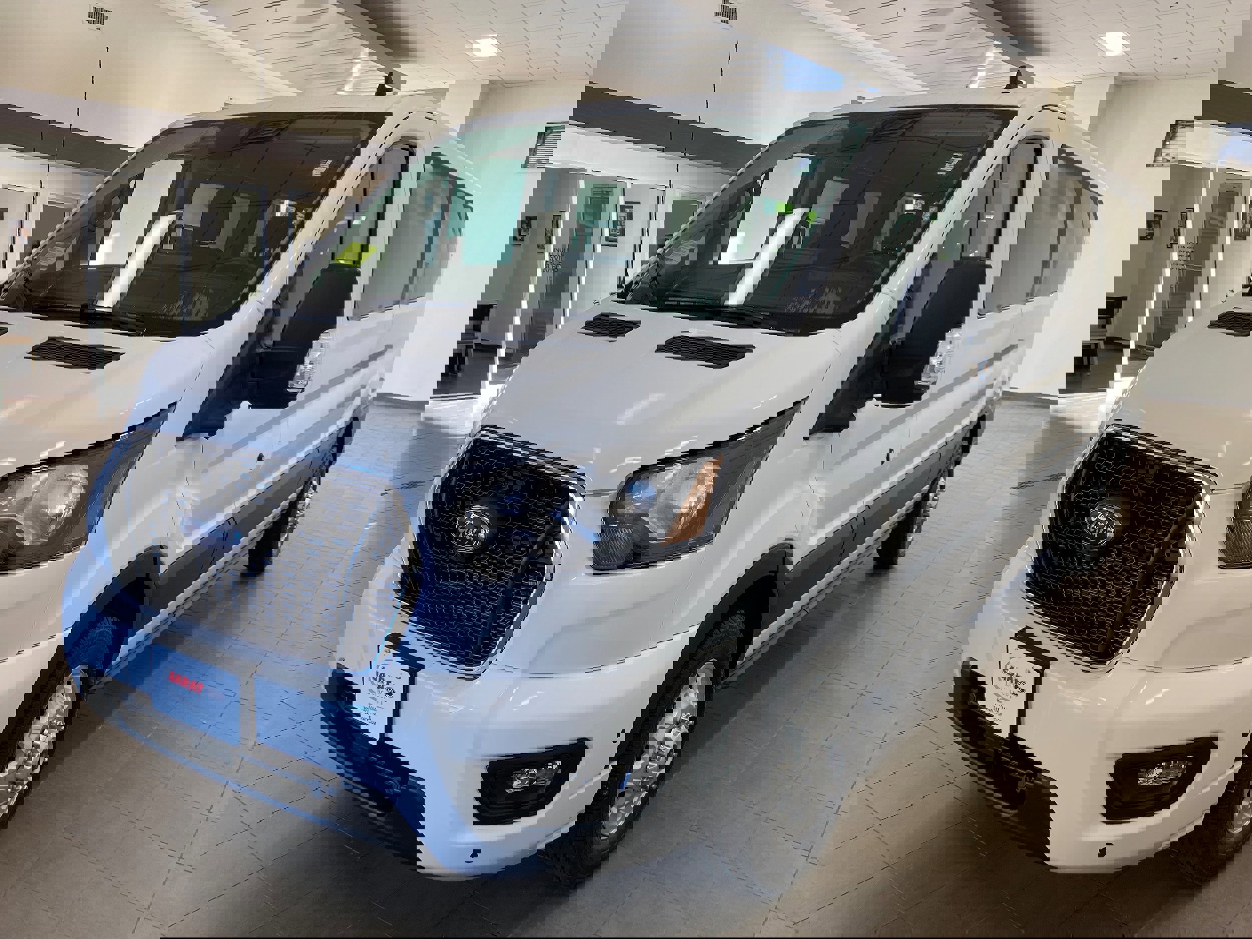 Certified 2025 Ford Transit 350 XLT image 4