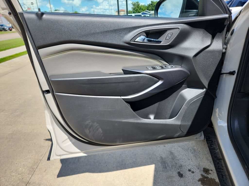 New 2026 Chevrolet Trax ACTIV w/ Driver Confidence Package FWD image 12