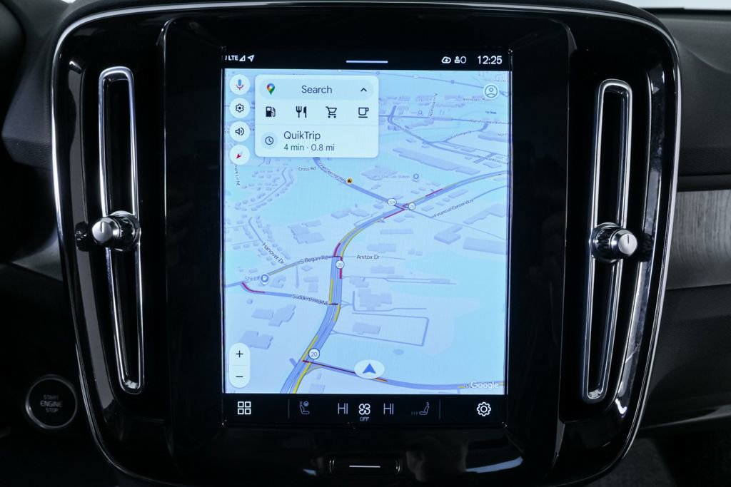 Certified 2025 Volvo XC40 B5 Plus image 16